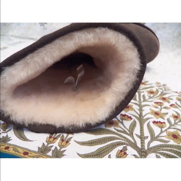 New Women UGG Classic Short Leather Brownstone - Picture 6 of 8